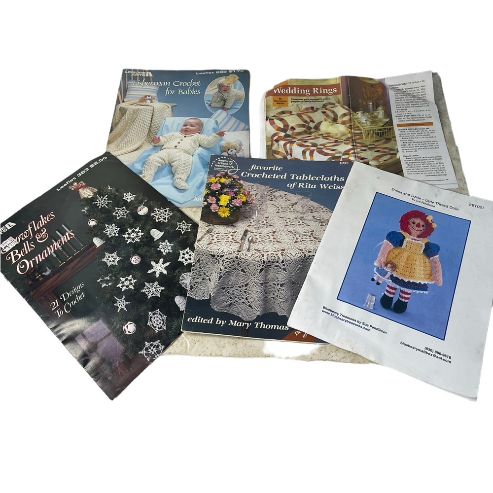 Vintage crochet pattern books box BD